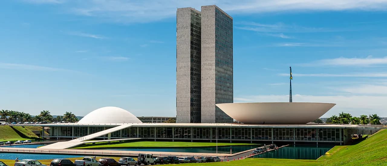 Concurso Câmara dos Deputados atrai milhares: saiba por quê