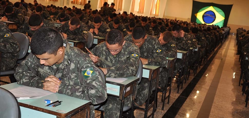 Concurso Exército: editais publicados com 165 vagas para diversas áreas